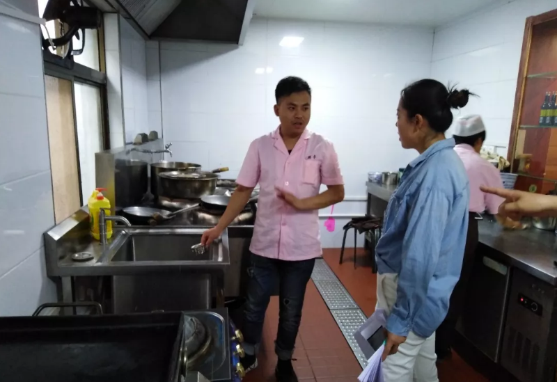 油煙凈化器，油煙凈化設(shè)備，油煙凈化機
